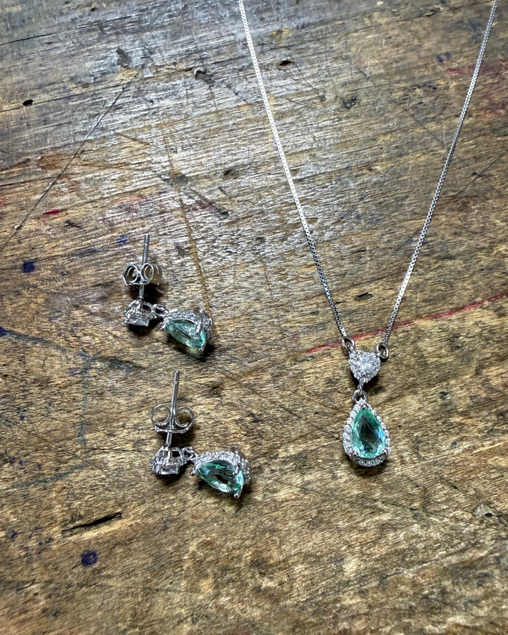 Smeraldo di Luce – Set Collana e Orecchini Argento 925 con Goccia Verde Smeraldo
