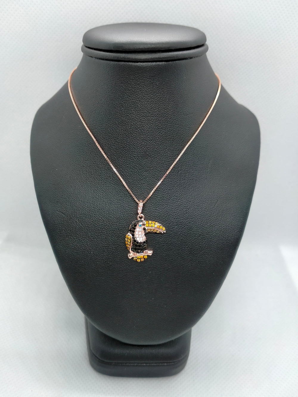 Collana in argento con tucano e zirconi - Cagnani Oreficeria Orologeria Argenteria P.IVA: 01394740409